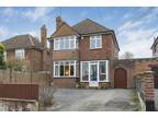 3 bedroom detached house for sale in Bucknell Road, Bicester, OX26