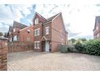 6 bed house to rent in Clapham Road, MK41, Bedford