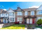 2 bed flat for sale in Braemar Avenue, NW10, London