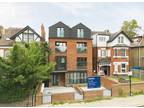 Flat for sale in Conyers Road, London, SW16