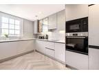 2 bed flat to rent in Royal Crescent, W11, London