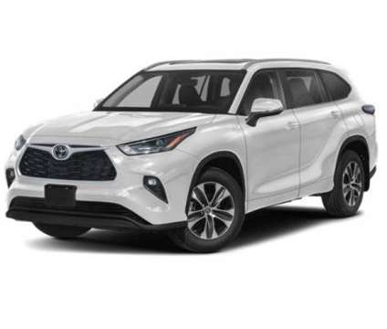 2024 Toyota Highlander XLE is a White 2024 Toyota Highlander XLE Car for Sale in Waukegan IL