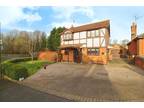 4 bedroom detached house for sale in Brookbank Road, Chesterfield, S43