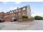 2 bed flat to rent in Staines Road East, TW16, Sunbury ON Thames