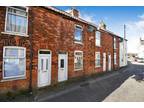 Florence Avenue, Hessle 2 bed terraced house for sale -