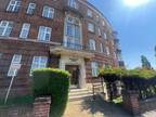 2 bed flat to rent in The Burroughs, NW4, London