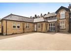 2 bedroom mews property for sale in The Coach House Park Avenue, Harrogate , HG2