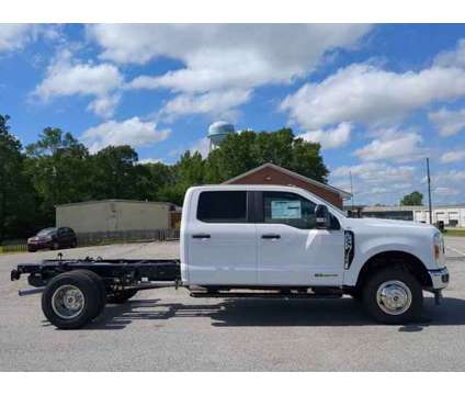 2024 Ford Super Duty F-350 DRW XL is a White 2024 Ford Car for Sale in Winder GA