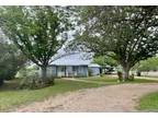 Home For Sale In Hondo, Texas