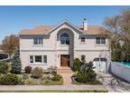 285 West Pine Street, Long Beach, NY 11561