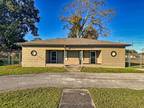 652 South St, West Columbia, TX 77486