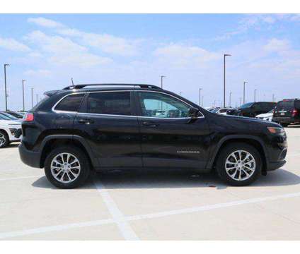 2022 Jeep Cherokee Latitude Lux FWD is a Black 2022 Jeep Cherokee Latitude SUV in Friendswood TX