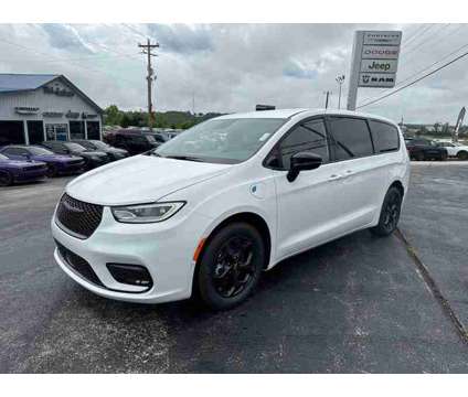 2024 Chrysler Pacifica Hybrid Select is a White 2024 Chrysler Pacifica Hybrid Hybrid in Branson MO