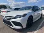 2023 Toyota Camry XSE navigation/Panoramic glass roof/Two-tone roof