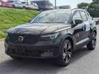 2024 Volvo XC40 B5 Plus Dark Theme