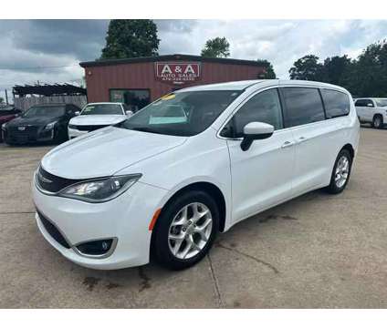 2017 Chrysler Pacifica for sale is a White 2017 Chrysler Pacifica Car for Sale in Fayetteville AR