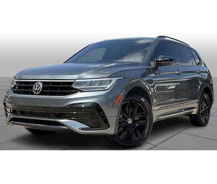 2022UsedVolkswagenUsedTiguan is a Grey, Silver 2022 Volkswagen Tiguan Car for Sale in Tulsa OK