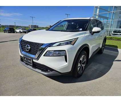 2021 Nissan Rogue SV is a White 2021 Nissan Rogue SV Car for Sale in Elkhorn NE