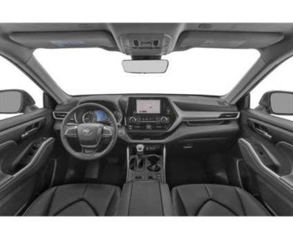 2024 Toyota Highlander XLE is a Black 2024 Toyota Highlander XLE Car for Sale in Waukegan IL
