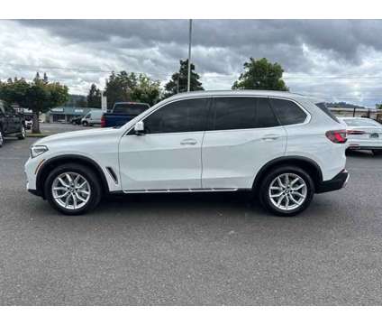 2023 BMW X5 xDrive40i is a Black, White 2023 BMW X5 4.6is Car for Sale in Portland OR