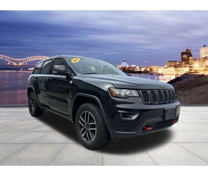 2019 Jeep Grand Cherokee Trailhawk is a Black 2019 Jeep grand cherokee Trailhawk Car for Sale in Memphis TN