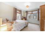 2 bed flat to rent in Wadham Road, SW15, London
