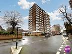 3 bed flat to rent in Boundary Road, NW8, London