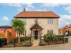4 bedroom link detached house for sale in Stearn Close, Easton, NR9