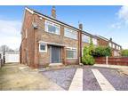 New Windsor Drive, Rothwell, Leeds, West Yorkshire 3 bed semi-detached house for