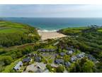 Lower Stables, Falmouth TR11 3 bed property for sale -