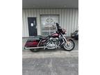 2013 Harley-Davidson FLHTCUSE8 - CVO™ Ultra Classic® Electra Motorcycle for