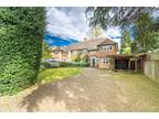 4 Bedroom House for Sale in Newlands Close