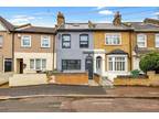 5 bedroom terraced house for sale in Lindley Road, Leyton E10