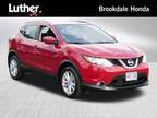 2017 Nissan Rogue Red, 33K miles