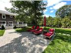 10 Pennant Ln - East Quogue, NY 11942 - Home For Rent