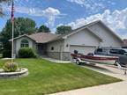 1022 37th St NW, Watertown, SD 57201