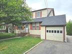 27 N Bayles Ave, Port Washington, NY 11050