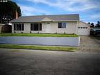 1525 Johnson St, North Bend, OR 97459