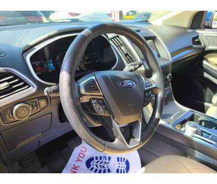 2020 Ford Edge SEL is a Green 2020 Ford Edge SEL SUV in Farmingdale NY