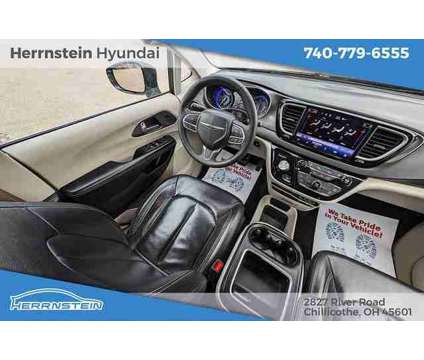 2022 Chrysler Pacifica Touring L is a Black 2022 Chrysler Pacifica Touring Van in Chillicothe OH