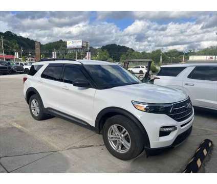 2022 Ford Explorer XLT is a White 2022 Ford Explorer XLT SUV in Pikeville KY
