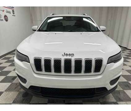 2019 Jeep Cherokee Latitude is a White 2019 Jeep Cherokee Latitude SUV in Pikeville KY
