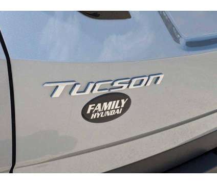 2024 Hyundai Tucson SE is a Silver 2024 Hyundai Tucson SE SUV in Tinley Park IL