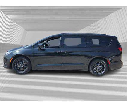 2019 Chrysler Pacifica Touring L is a Black 2019 Chrysler Pacifica Touring Van in Fort Lauderdale FL