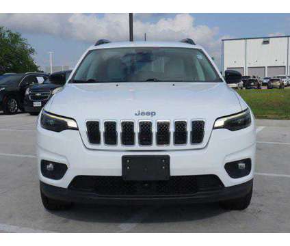 2022 Jeep Cherokee Latitude Lux 4x4 is a White 2022 Jeep Cherokee Latitude SUV in Friendswood TX
