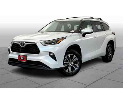 2024UsedToyotaUsedHighlander is a White 2024 Toyota Highlander Car for Sale in Manchester NH