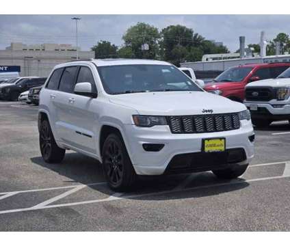 2019 Jeep Grand Cherokee Altitude is a White 2019 Jeep grand cherokee Altitude Car for Sale in Houston TX