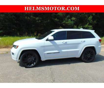2019 Jeep Grand Cherokee Altitude is a White 2019 Jeep grand cherokee Altitude Car for Sale in Lexington TN