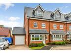 3 bedroom end of terrace house for sale in Cowplain, Hampshire, PO8