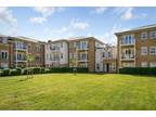 2 bed flat to rent in Dyas Road, TW16, Sunbury ON Thames